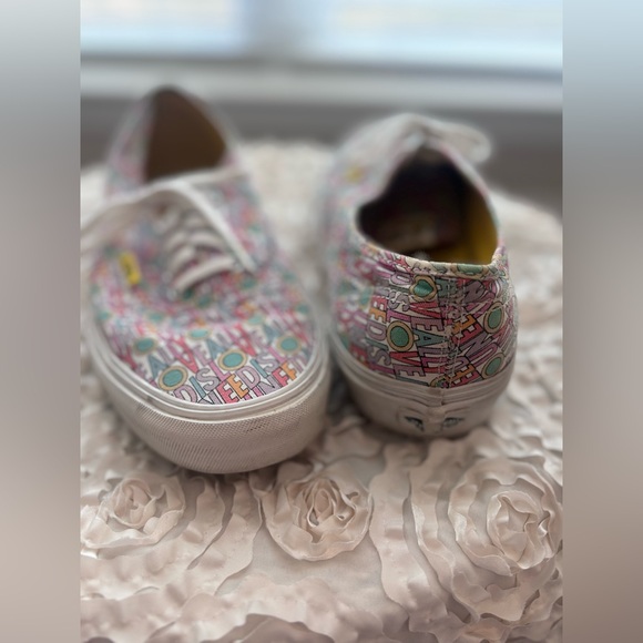 VANS x BEATLES ALL U NEED IS LOVE SNEAKERS - Picture 9 of 12